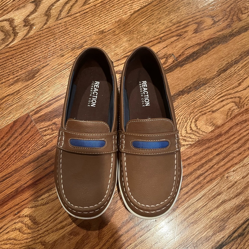 NWOT Kenneth Cole Reaction shoes